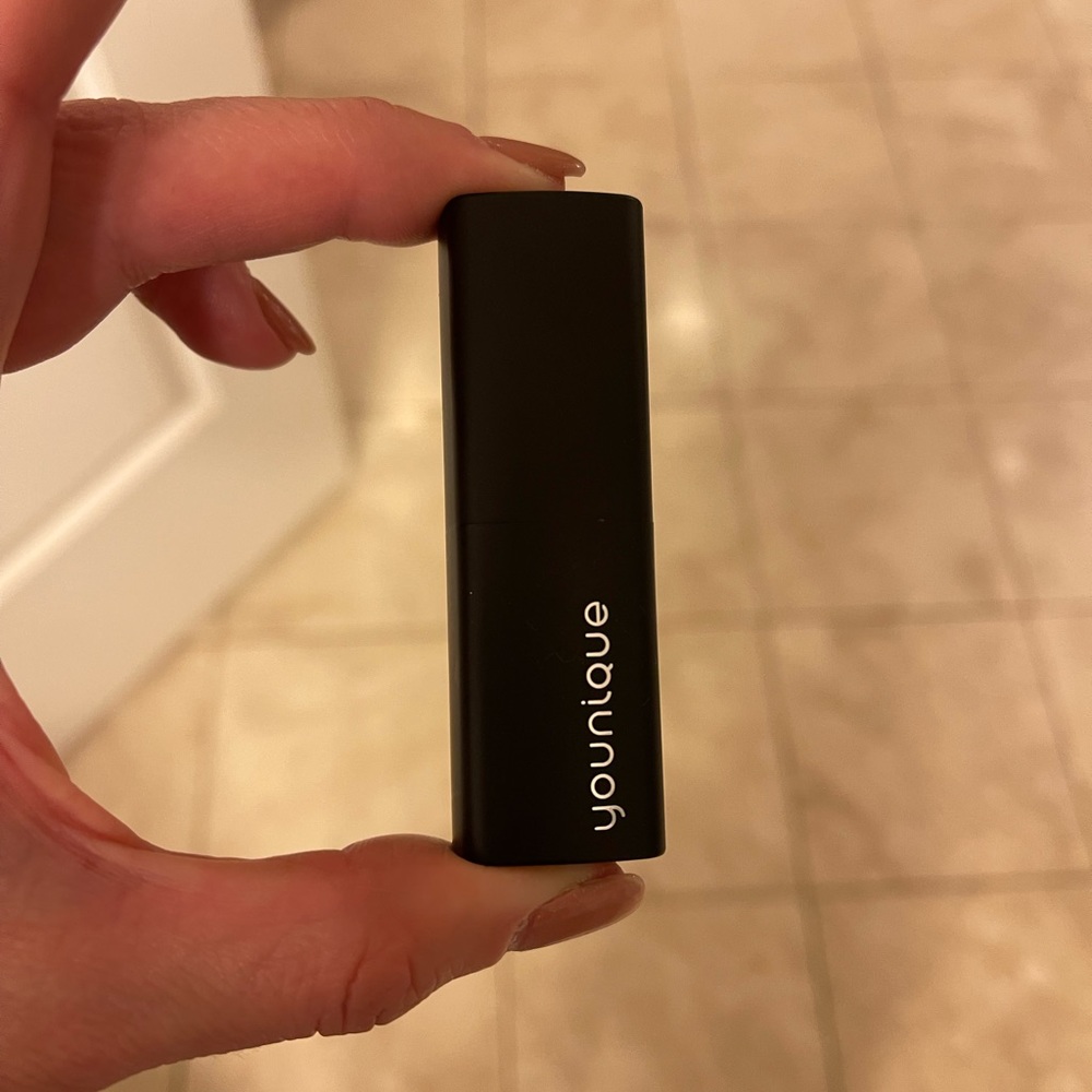 New-Younique Matte Lipstick in Easy Street